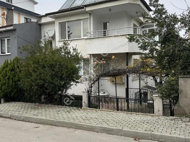 Ata Emlak'tan Satılık Müstakil Ev Projelik Arsa Değerinde