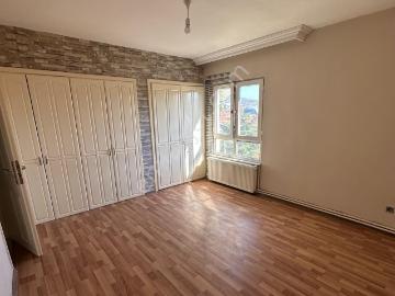 Ata Emlak'tan Yalova Merkezde 2+1 Boş Kiralık Daire