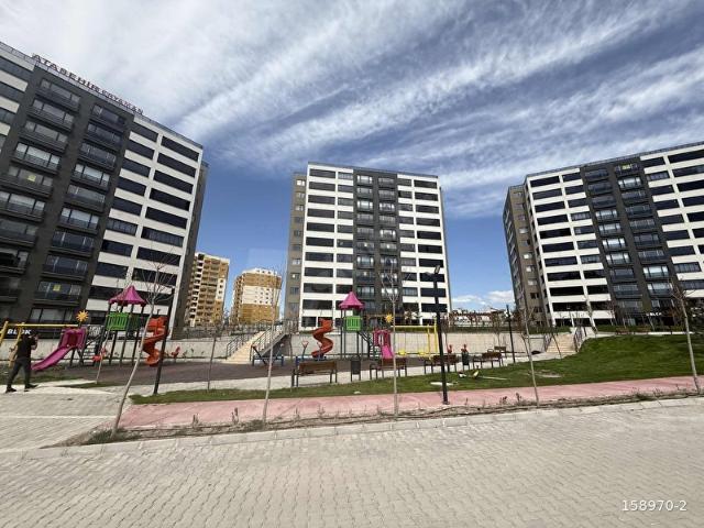 ATAŞEHİR ERYAMAN'DA KAPALI HAVUZLU 4+1 KAPALI OTOPARKLI DAİRE