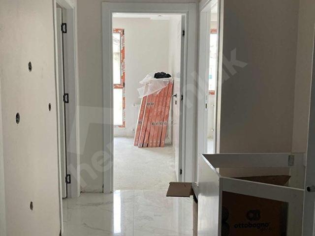 ATAŞEHİR ÖRNEK MAHALLESİNDE SIFIR 1+1 ARA KAT DAİRE