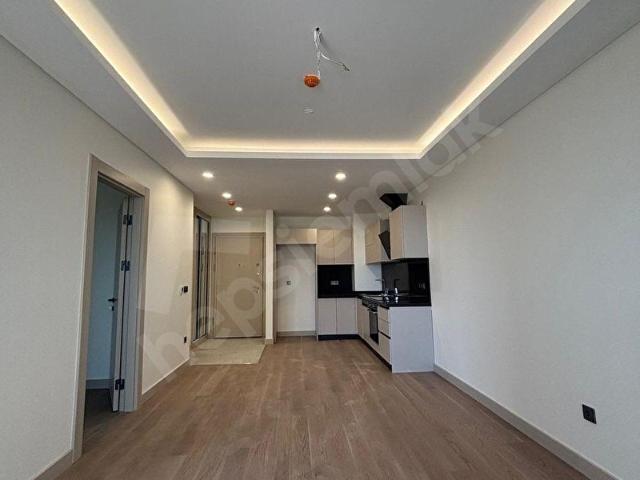 ATAŞEHİR MODERN. PRESTİJLİ ÖZEL PROJEDE SATILIK 1+1.