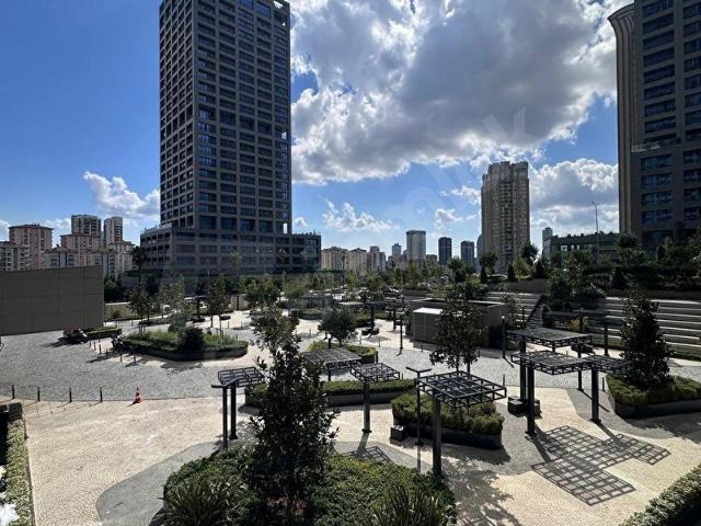 ATAŞEHİR MODERN'DE GENİŞ TERASLI YÜKSEK TAVAN 1+1 LOFT DAİRE