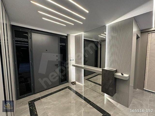 ATAŞEHİR'DE SATILIK ULTRA LÜX EMSALSİZ VİLLA