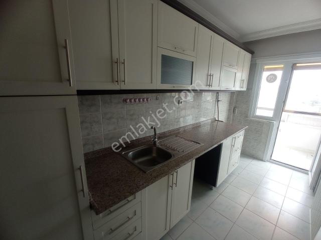 Ataşehir Y.çamlıca Mh.liderkent Sit.3+1 Boyalı Kiralık Daire