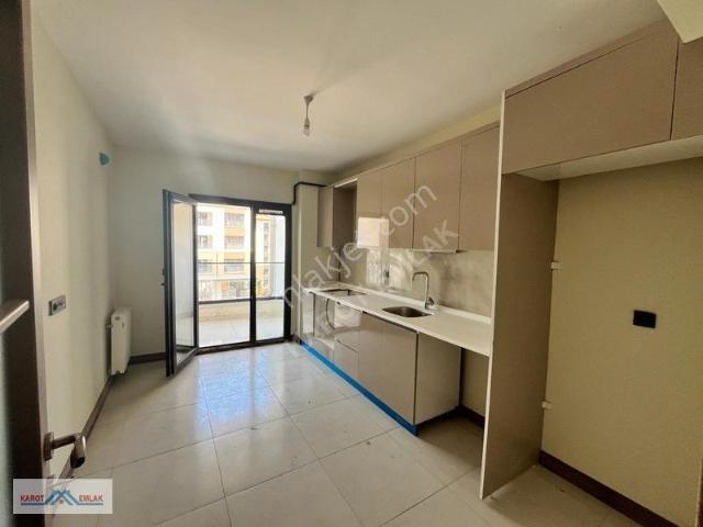 Ataşehir Yenışehir Mh. Toki İmar İskan Blk.3+1 Satılık Daire