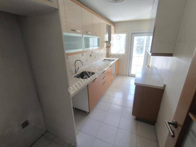 Ataşehir Acarlar Sit.temiz Taşınmaya Hazır 3+1 Kiralık Daire