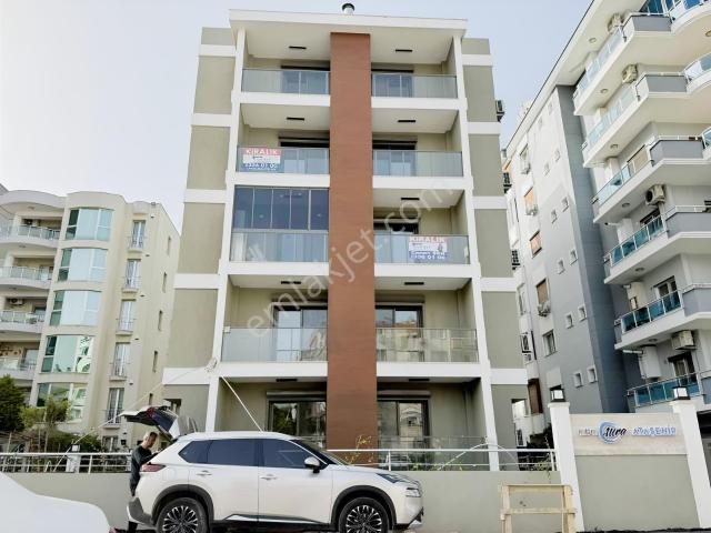 Ataşehir Aura Sitesinde, Sıfır, Geniş, Eşyalı Kiralık 1+1