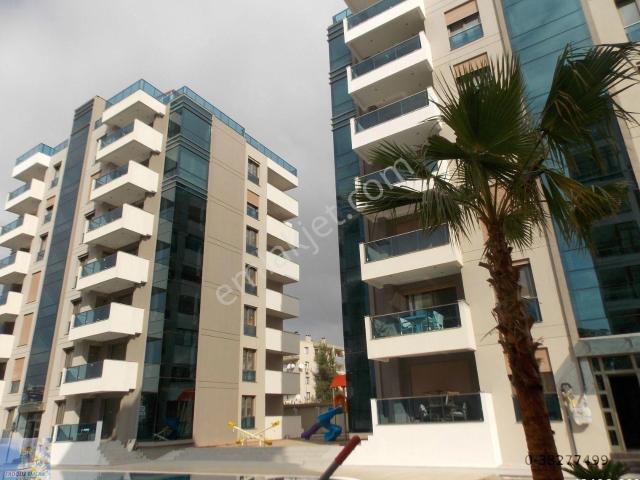 Ataşehir Dora Evlerinde Havuzlu Güvenlikli Kiralık 3+1 Daire