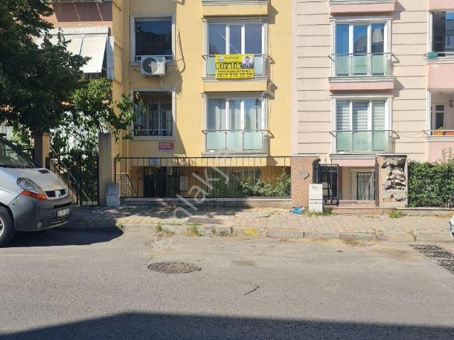 Ataşehir Esat Paşa Kiralık 2+1 Boş Daire