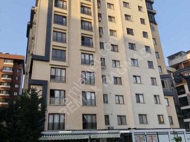Ataşehir Esatpaşa Da Zümrüd' Ü Anka Sitesi'nde 2+1 Satılık Daire