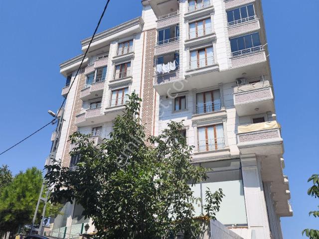 Ataşehir Esatpaşa Mahallesinde E 5 Yakın Esyalik Kiralık Daire