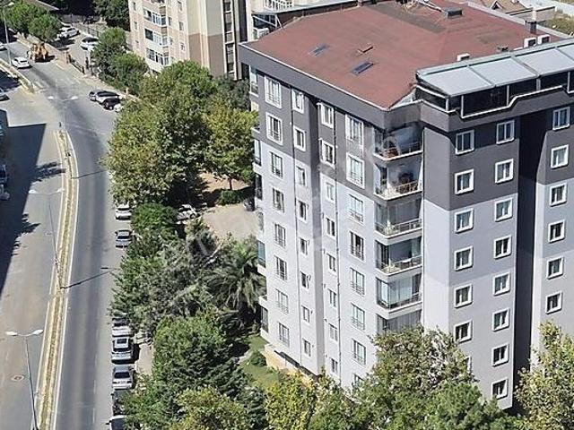 Ataşehir F.b. Üni. Yanı Cadde De Balkonlu, Kullanışlı 3+1 140m2