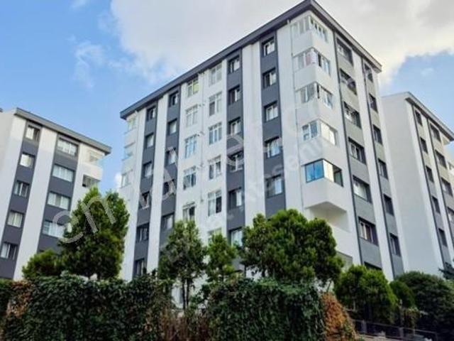 Ataşehir Fb.ünv. Mevkii Temiz Ve Ferah Balkonlu Boş 3+1 145m2