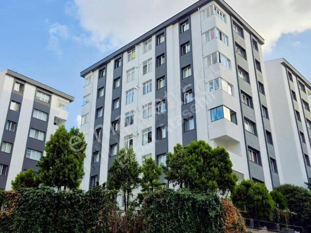 Ataşehir Fb.ünv. Mevkii Temiz Ve Ferah Balkonlu Boş 3+1 145m2