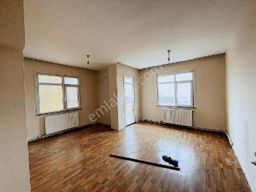 Ataşehir Ferhatpaşada 3+1 150 M2 3 Balkonlu Kiralık Daire