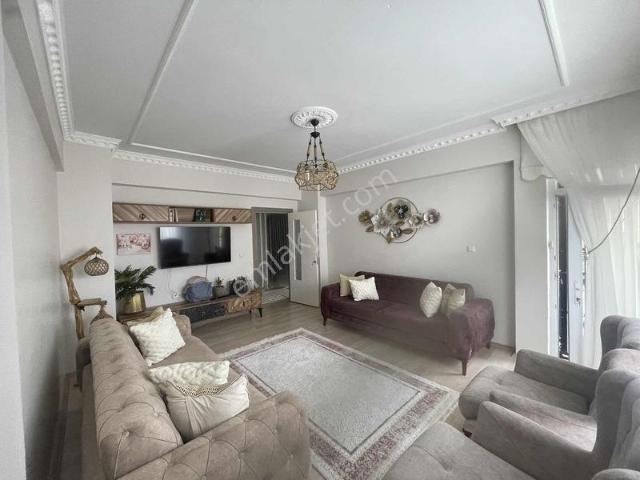 Ataşehir Fethı Sekin Kız Yurdu Yakını 3+1 Satılık Daire