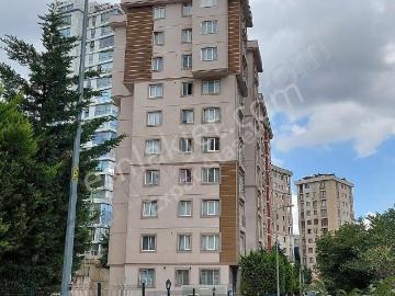 Ataşehir Hastaneler Bölg. Sitede Manzaralı Ebv.banyolu 3+1 130m2