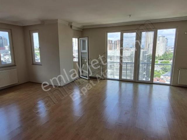 Ataşehir Hastaneler Bölg.teras Manzaralı Boş Dblxdaire 3+1 140m2
