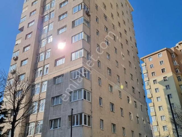 Ataşehir İçerenköy Caner Sitesinde 95m2 2+1 Arakat Daire