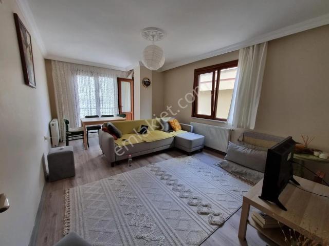 Ataşehir İçerenköyde E5'e Yakın İskanlı 117m2 3+1 Arakat Daire