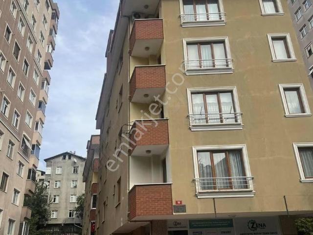 Ataşehir İçerenköy'de Kiralık 1+1 Eşyalı Siteiçi Daire Genç Bina