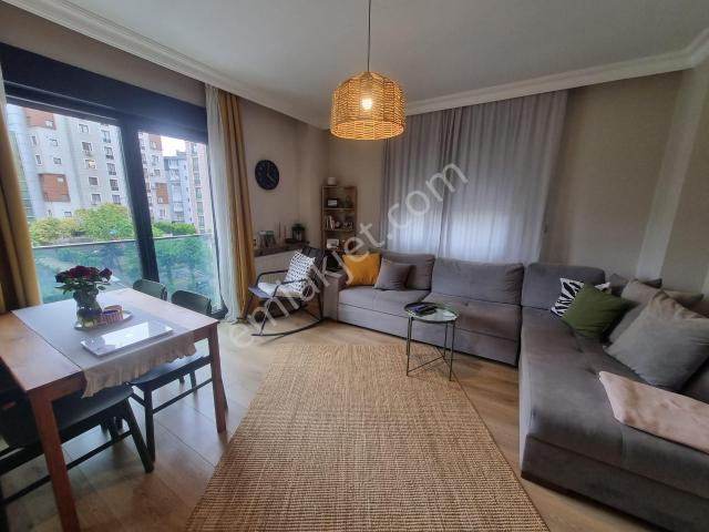Ataşehir K.bakkalköyde 7 Yıllık Binada 110m2 3+1 Arakat Daire