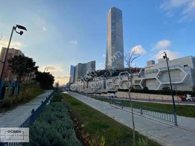 Ataşehir Metropol İstanbul Da Teraslı 4+1 Ofis / Konut