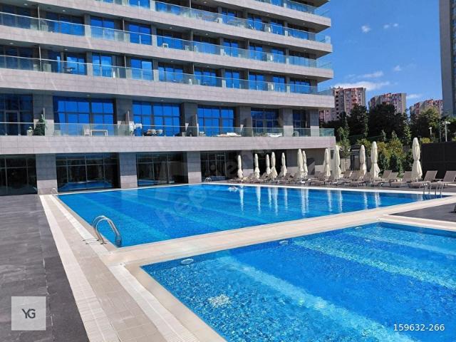 Ataşehir Modern. Balkonlu Havuz Başı, Geniş m2 1+1. Yatay Blok
