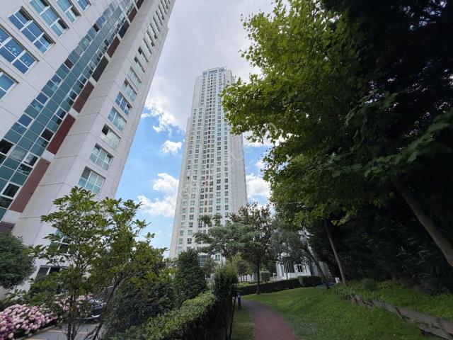 Ataşehir Sky Tower Sitesi 3+1 Satılık Boş Daire
