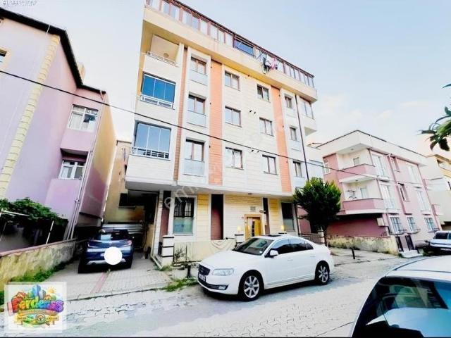 Ataşehirde Metro Ve Üniversiteye Yakın Satılık 2+1 Daire