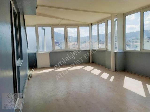 Ataşehir'de Metro Yakını, 2+1 Kiralık Daire 95m² Net