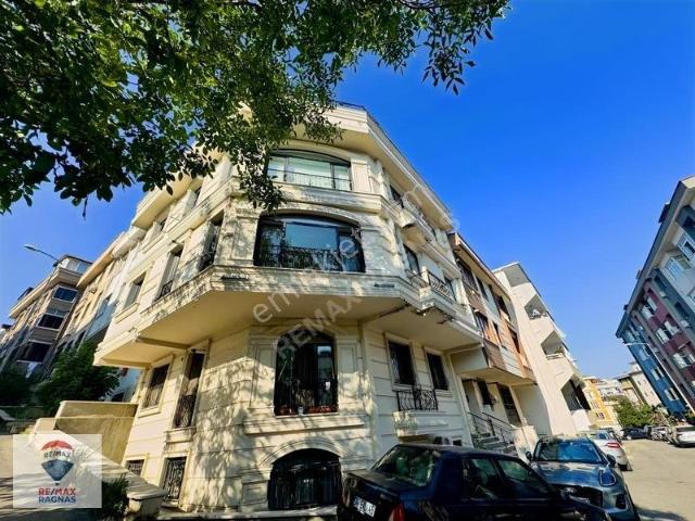 Ataşehir'de Göztepe Metroya Yakın D100 Yan Yolda Kiralık 3+1