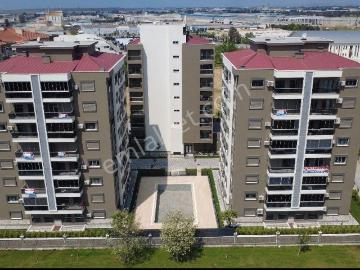 Ataşehirde Havuzlu,güvenlikli Sitede Özel Tasarım 2+1 Daire