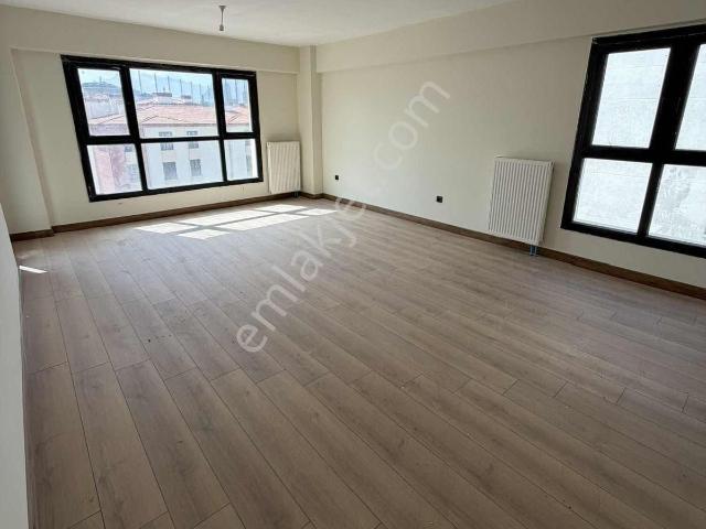 Ataşehirde Site İçinde Sıfır 3+1 Otoparklı, Modern Yaşam