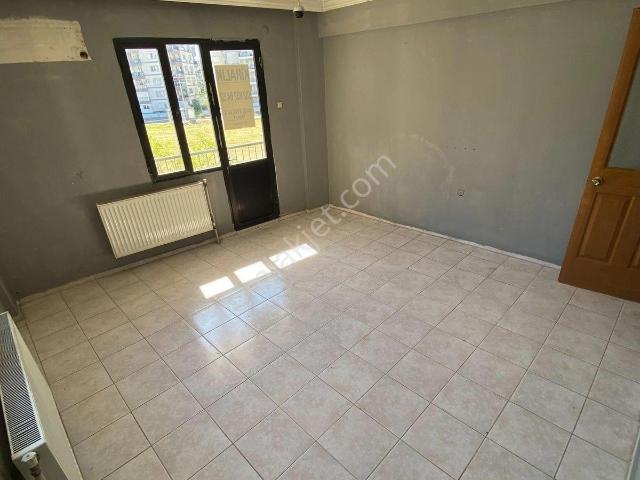 Ataşehirde 8258 Sokakta Arakat Kiralık 3+1 Daire
