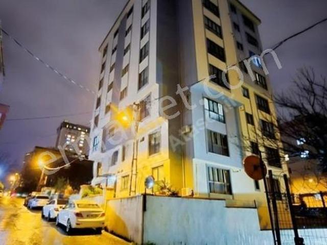 Ataşehirfbü Arkasında Genç Binada Köşe Boş Daire 1+1 70m2