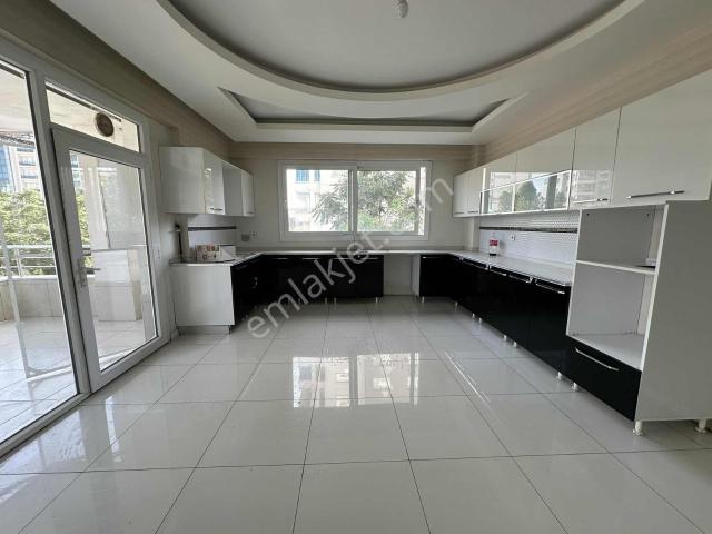 Ataşlar Ataşehir Sitesinde Satılık 4+1 Daire