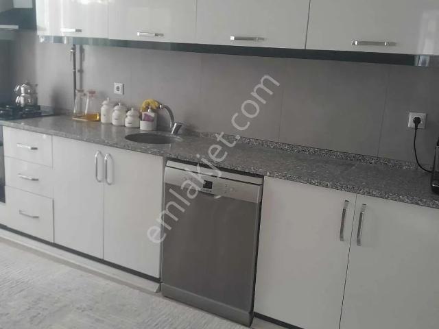 Atabey'den Çakmak'da 130m2 3+1 Arakat Asansörlü Kiralık Daire