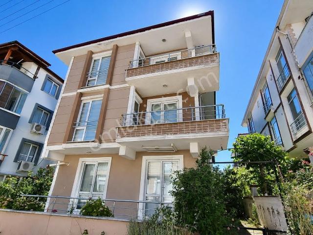 Ata'dan Denize 100m Çift Balkonlu Fırsat 2+1 !