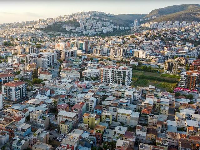 Ata'dan Küçük Çiğli Üniversite Yakını Genç Ve Merkezi 1+1 Daire