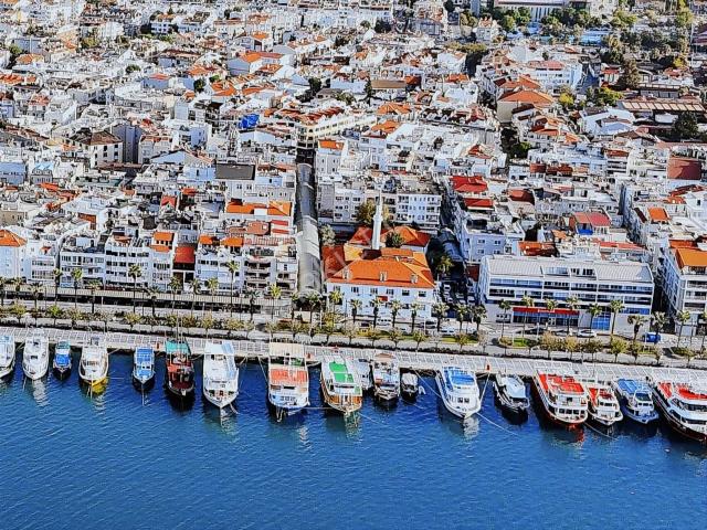 Ata'dan Merkezde Deniz Manzaralı Ve Şık Mobilyalı 1+1 Daire
