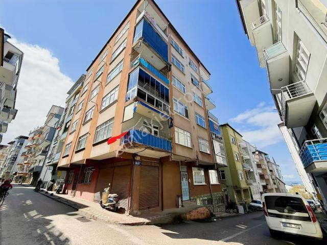 Atakan Lay'dan Belediye Evlerinde 3+1 Satılık Fırsat Daire