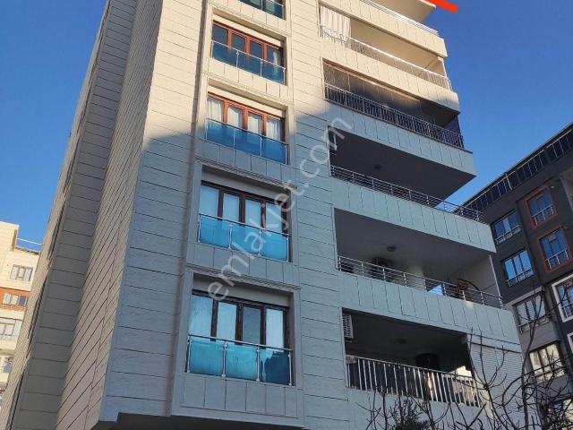Atakent Mahallesi'nde Acil Satılık 4+4 Dublex Daire