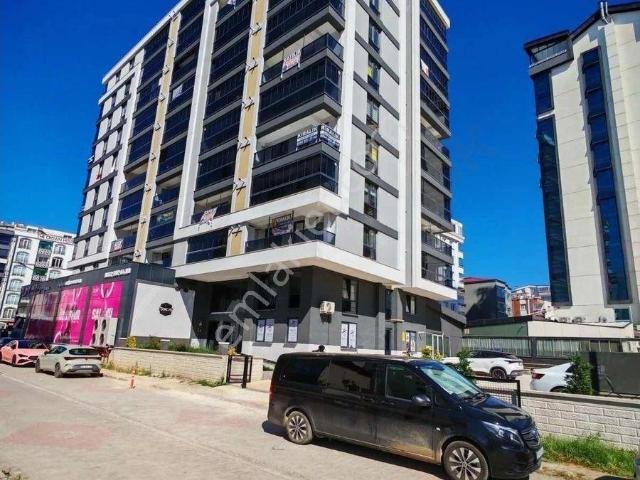 Atakent Atatürk Bulvarında Prestijli Binada Kiralık 1+1