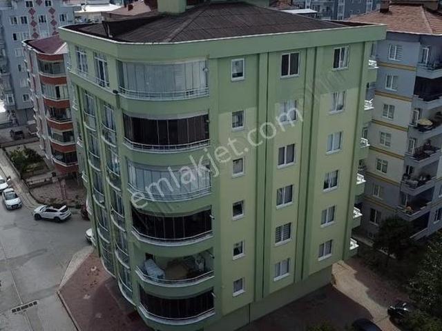 Atakent Anayolun 1 Arka Sokağında Satılık 3+1 Full Kredi