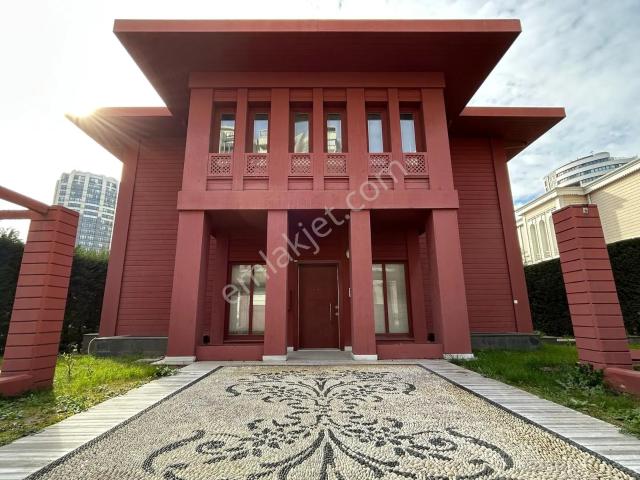 Atakent Bosphorus City'de Suya Sıfır Satılık Müstakil Yalı