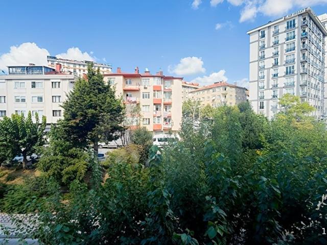 Atakent De Sıfı Binada Kapalı Mutfak Balkonlu Satılık 2+1