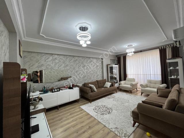 Atakent Emniyet Müdürlüğü Mevkiinde Harika Konumlu 3+1 Bakımlı Yenilenmiş Ara Kat Daire