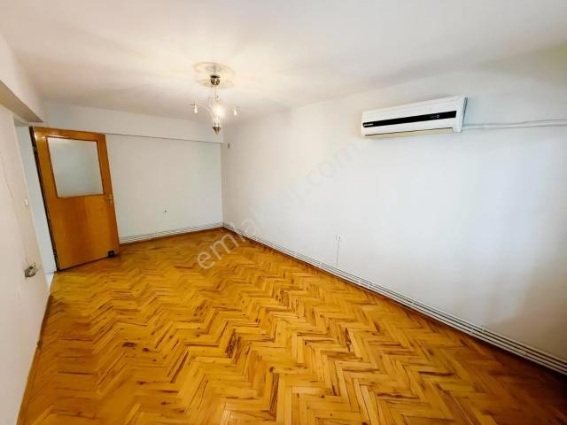 Atakent'te Güzel Konumda Doğalgazlı 2+1 Kiralık Daire