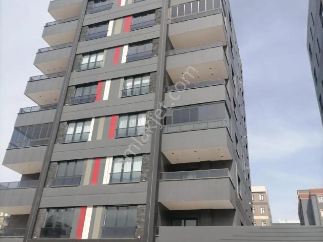 Atakent'te Sıfır Bina Dayalı Döşeli Kiralık 2+0 Lüks Daire – Oturuma Hazır